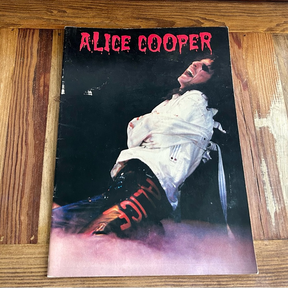 Alice Cooper Concert Program 🪨